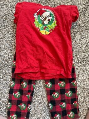 Buc-ee’s Holiday Pajama Set